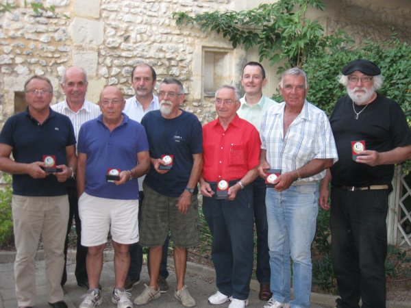 7 septembre 2012 - Gradignan Foyer St Géry - Les dirigeants récompensés et le bureau de la LCAPB - 65.2 ko