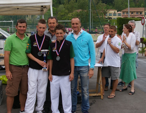 Les vainqueurs minimes  Kevin Blanchet et Antoine Garcia - 206.5 ko